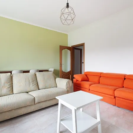 Guesthost - Bonola Mm1 Comfy Apartment-3